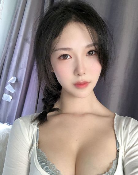 少女穆然